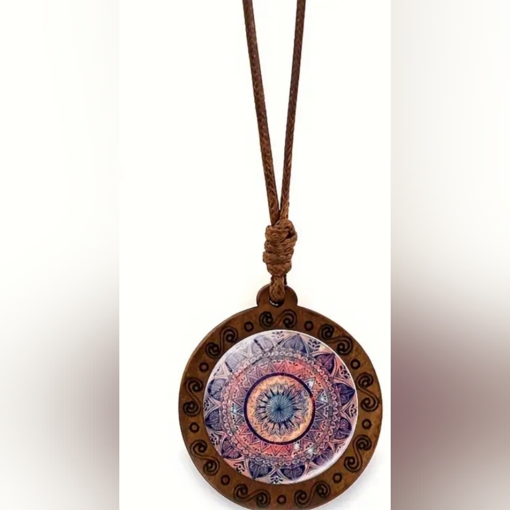 2/30$ Or 3/$35 NEW Bohemian Mandala Crystal Glass Pendant Necklace-(#0142)